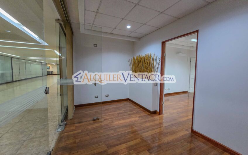 Oficina en Alquiler o Venta en Torres del Parque – Sabana Norte / 40 m² + A/C + Seguridad 24/7