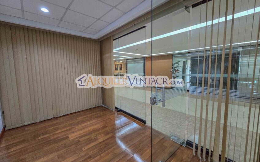 Oficina en Alquiler o Venta en Torres del Parque – Sabana Norte / 40 m² + A/C + Seguridad 24/7