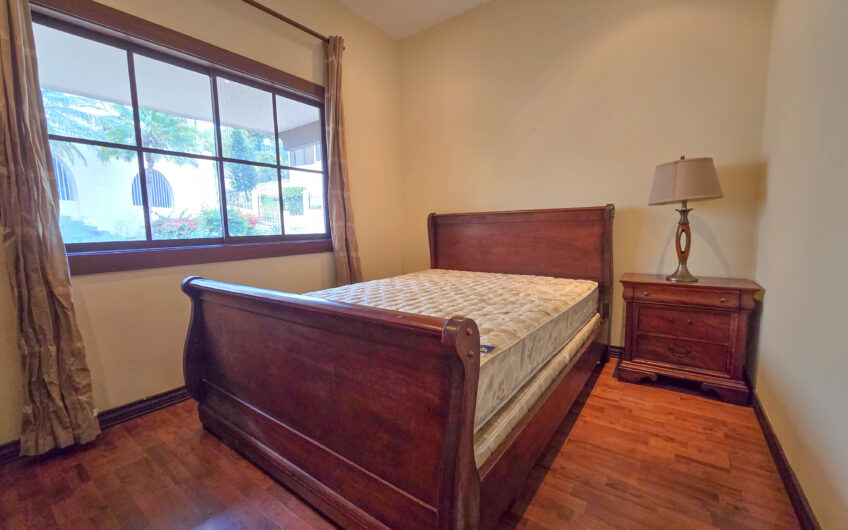 Condo de 4 habit. + de servicio en Jaboncillos Escazú