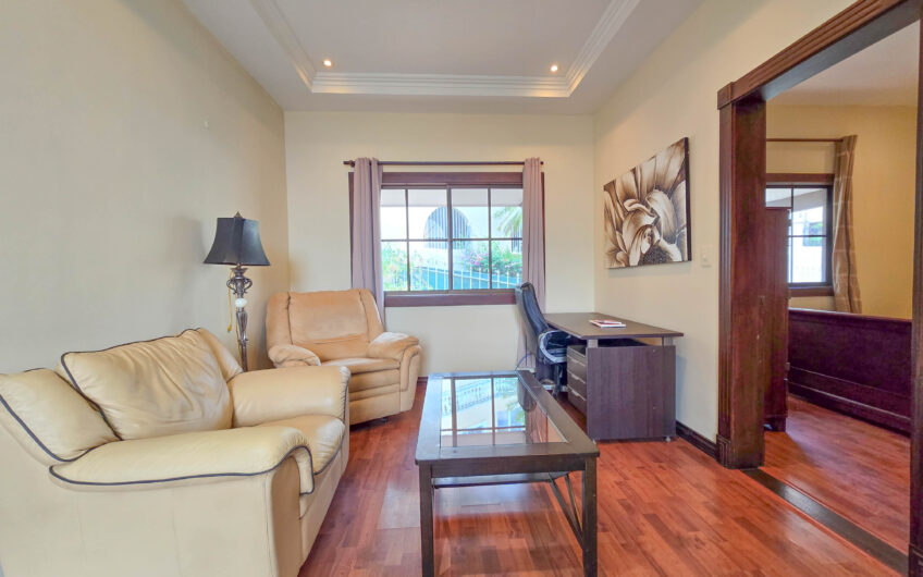 Condo de 4 habit. + de servicio en Jaboncillos Escazú