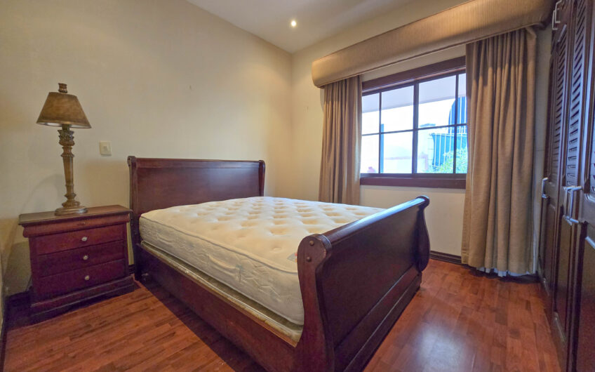 Condo de 4 habit. + de servicio en Jaboncillos Escazú