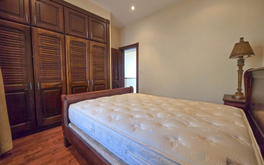 Condo de 4 habit. + de servicio en Jaboncillos Escazú