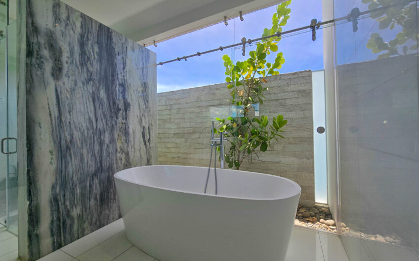 Valle del Sol Lindora Santa Ana! Casa contemporánea con piscina privada
