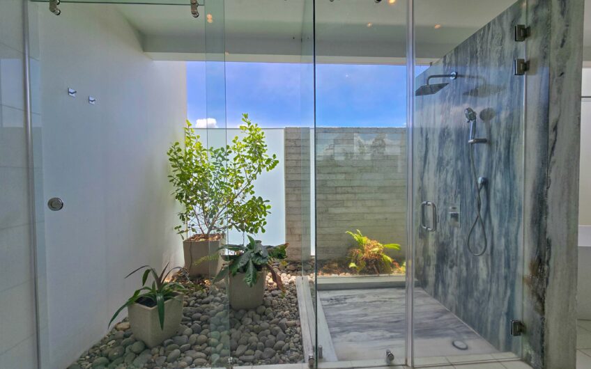 Valle del Sol Lindora Santa Ana! Casa contemporánea con piscina privada
