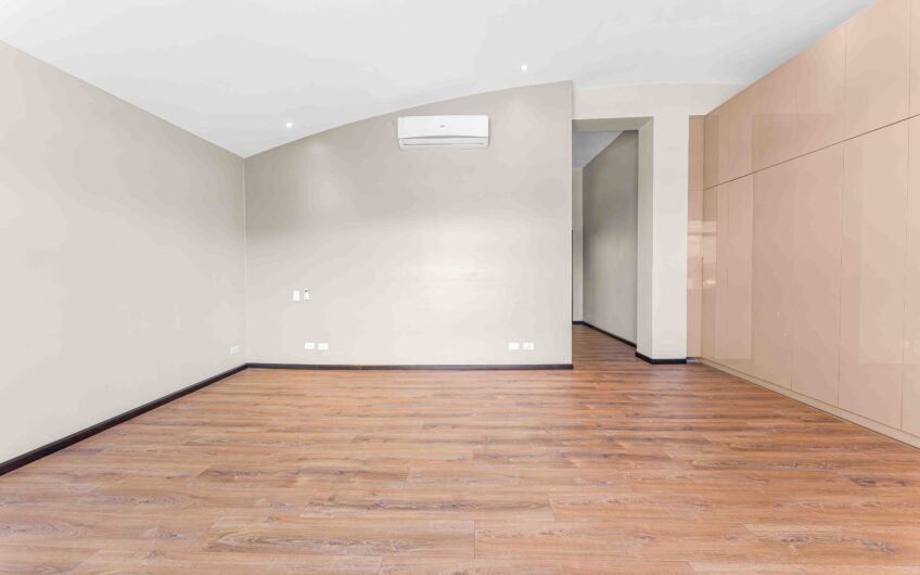 Penthouse con vista y línea blanca en Bello Horizonte Escazú