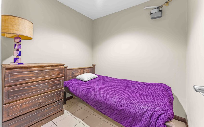 Penthouse con vista y línea blanca en Bello Horizonte Escazú