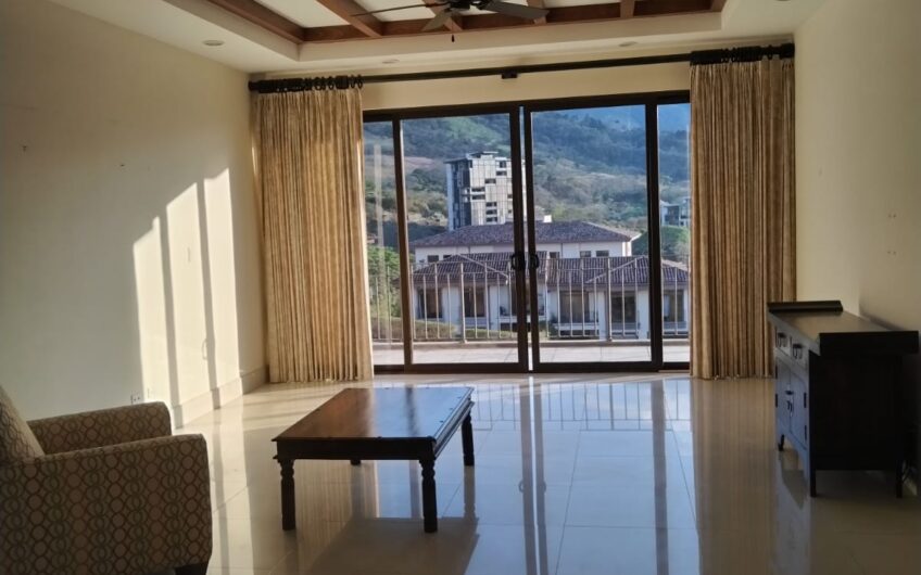 Apartamento con vista en el Alto Las Palomas Santa Ana
