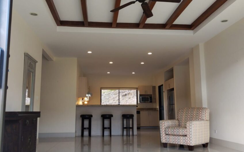 Apartamento con vista en el Alto Las Palomas Santa Ana