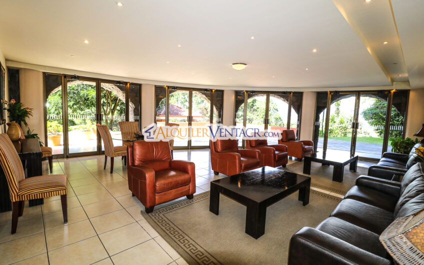 Lujoso apartamento de 375 m2 con full vista en San Rafael Escazú