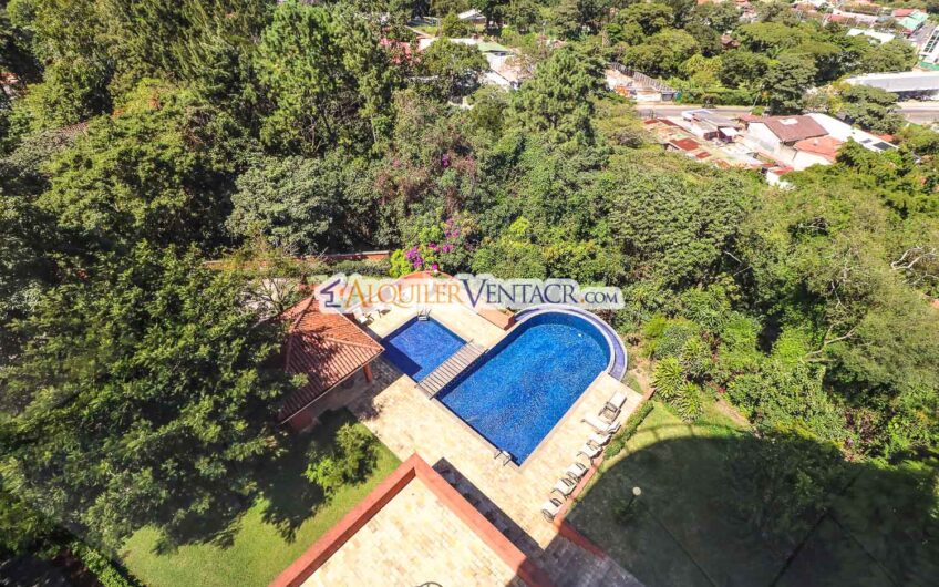 Lujoso apartamento de 375 m2 con full vista en San Rafael Escazú