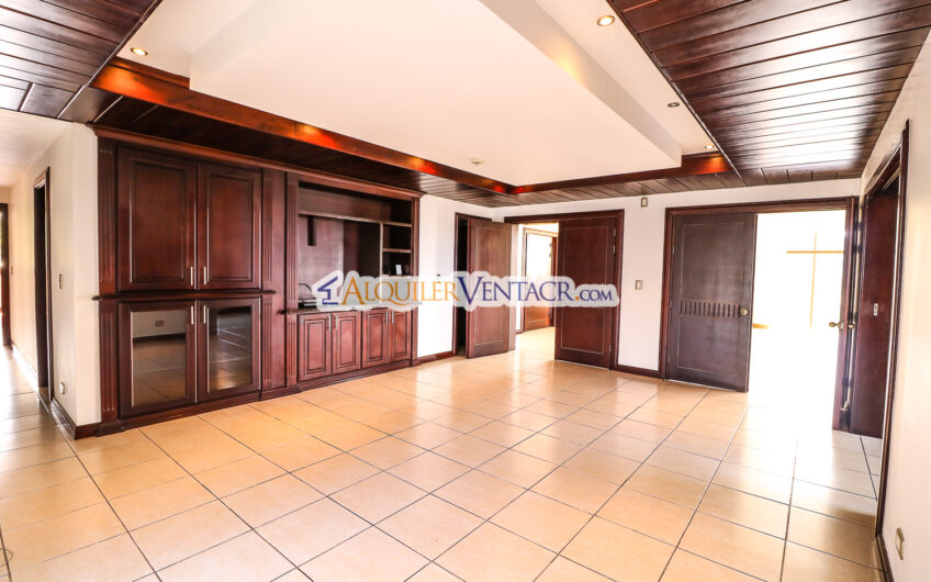 Lujoso apartamento de 375 m2 con full vista en San Rafael Escazú