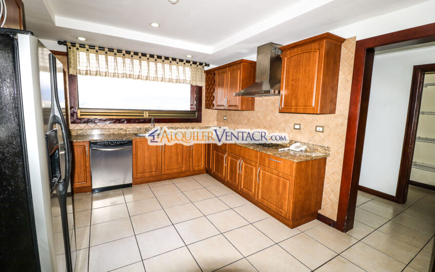 Lujoso apartamento de 375 m2 con full vista en San Rafael Escazú