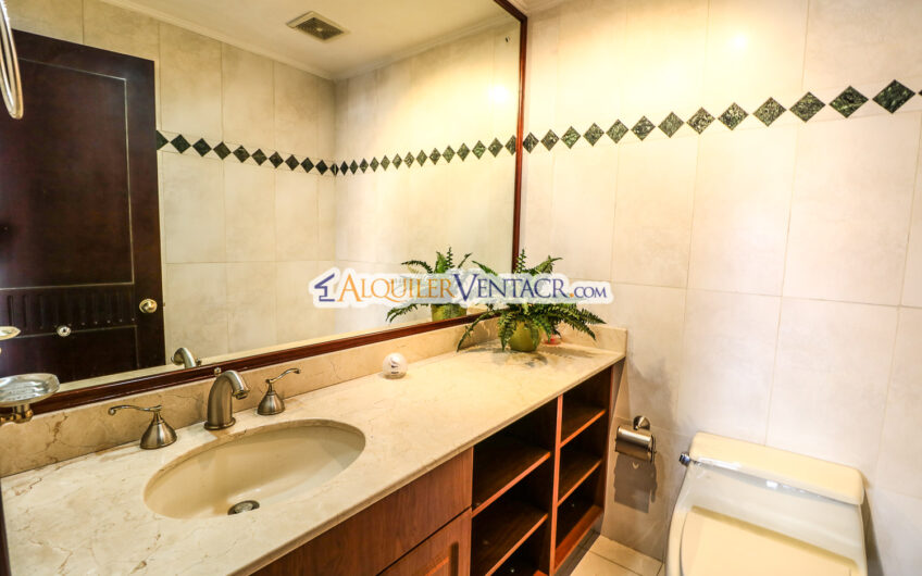 Lujoso apartamento de 375 m2 con full vista en San Rafael Escazú