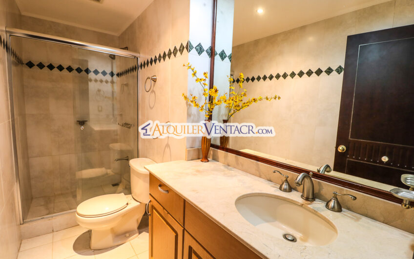 Lujoso apartamento de 375 m2 con full vista en San Rafael Escazú