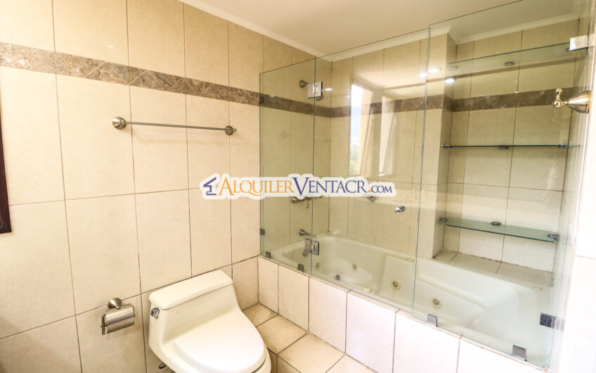 Lujoso apartamento de 375 m2 con full vista en San Rafael Escazú