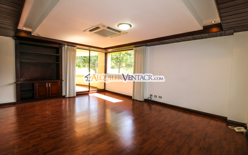 Lujoso apartamento de 375 m2 con full vista en San Rafael Escazú