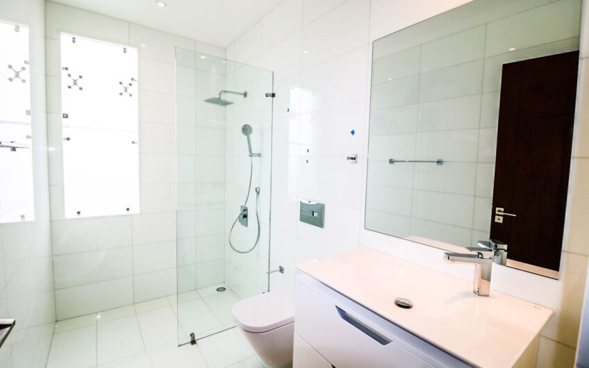 Valle del Sol Lindora Santa Ana! Casa contemporánea con piscina privada