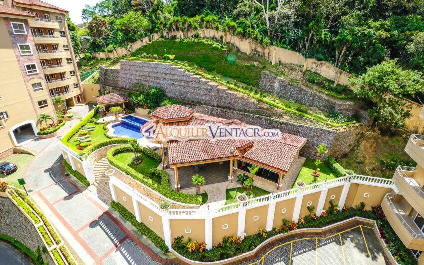 Apartamento amueblado en San Rafael de Escazú con balcón y amenidades