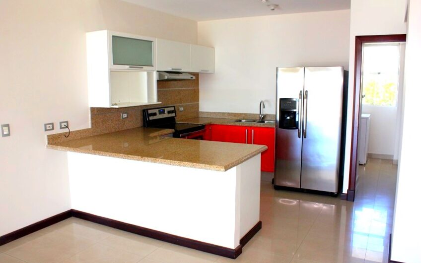 Penthouse de 225 m2 en Guachipelín Escazú con gran terraza y vistas