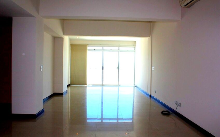 Penthouse de 225 m2 en Guachipelín Escazú con gran terraza y vistas