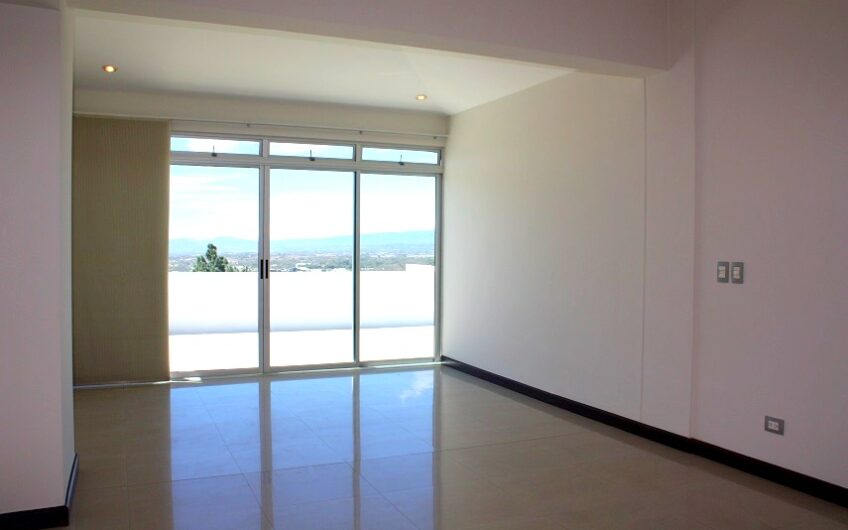 Penthouse de 225 m2 en Guachipelín Escazú con gran terraza y vistas