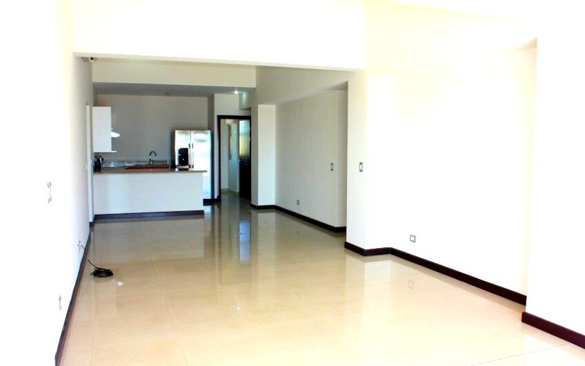 Penthouse de 225 m2 en Guachipelín Escazú con gran terraza y vistas