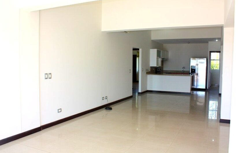 Penthouse de 225 m2 en Guachipelín Escazú con gran terraza y vistas