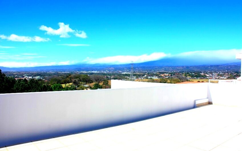 Penthouse de 225 m2 en Guachipelín Escazú con gran terraza y vistas