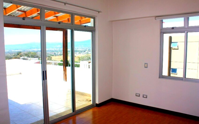 Penthouse de 225 m2 en Guachipelín Escazú con gran terraza y vistas