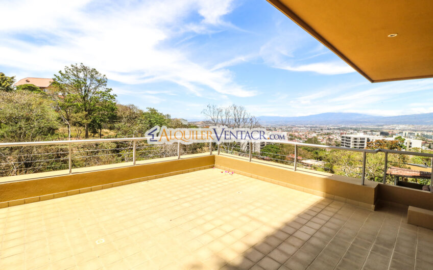Apartamento amueblado de 210 m2 con terraza grande y vista en Escazú