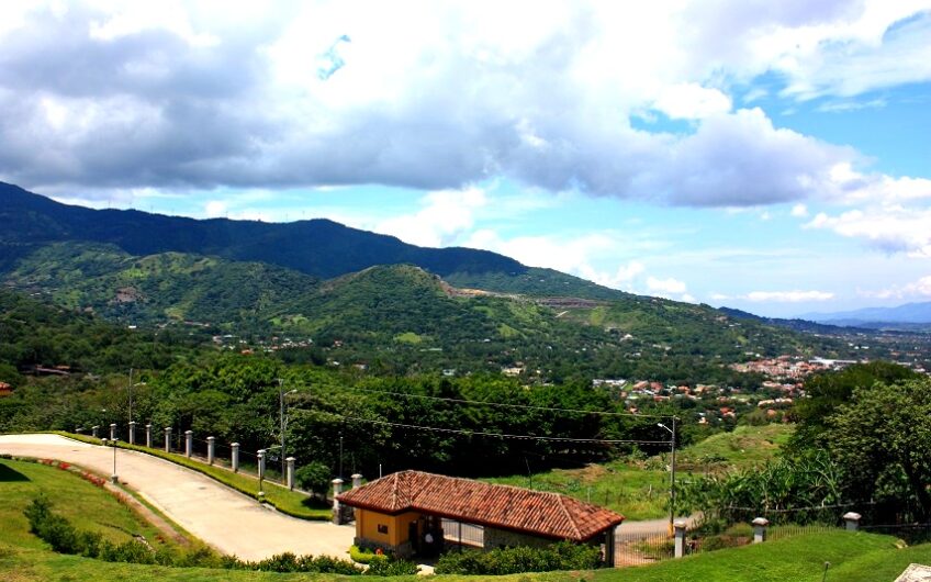 Apartamento con vista en el Alto Las Palomas Santa Ana