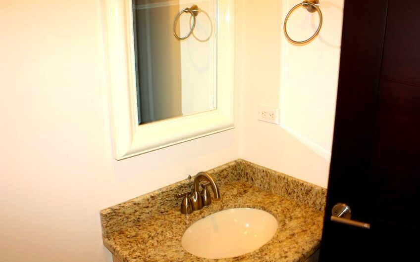 Apartamento con vista en el Alto Las Palomas Santa Ana