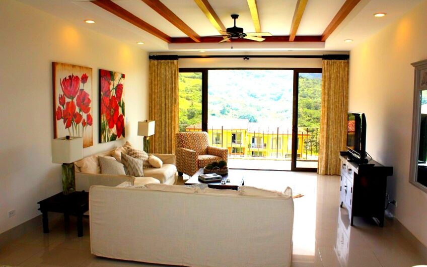 Apartamento con vista en el Alto Las Palomas Santa Ana