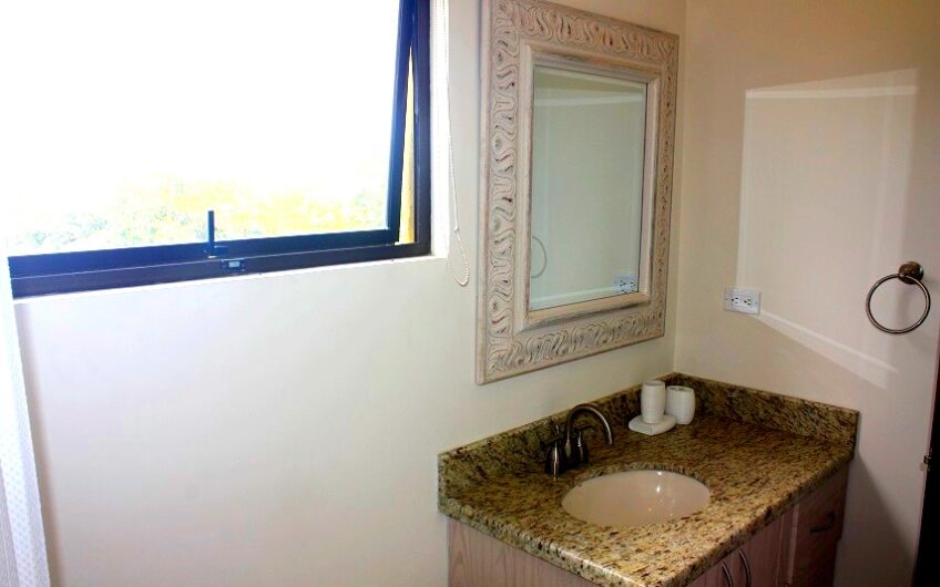 Apartamento con vista en el Alto Las Palomas Santa Ana