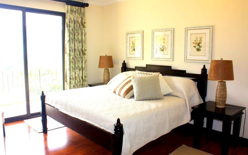 Apartamento con vista en el Alto Las Palomas Santa Ana