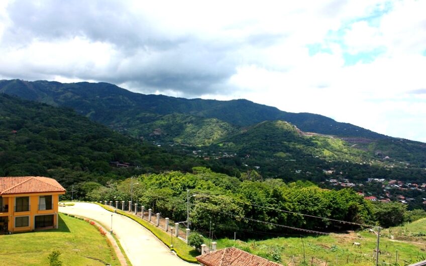 Apartamento con vista en el Alto Las Palomas Santa Ana