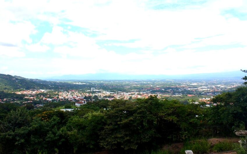 Apartamento con vista en el Alto Las Palomas Santa Ana