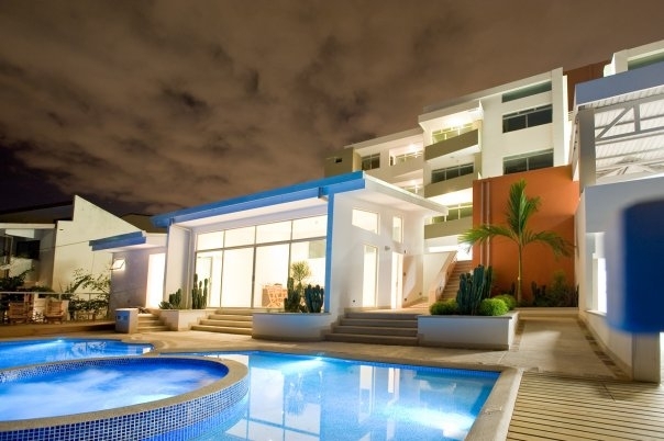 Penthouse de 225 m2 en Guachipelín Escazú con gran terraza y vistas