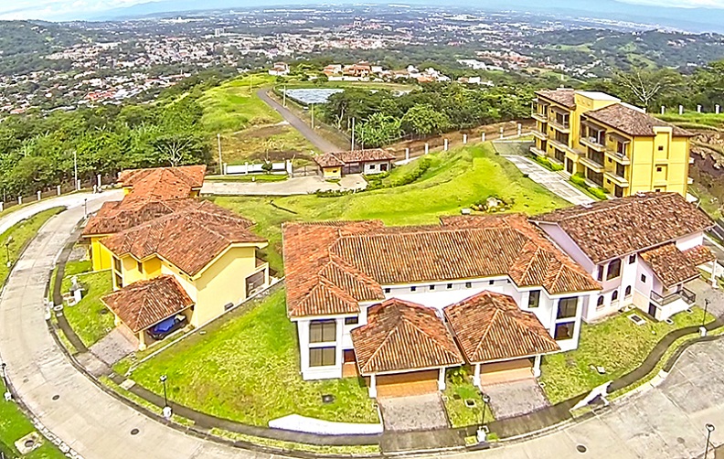 Apartamento con vista en el Alto Las Palomas Santa Ana