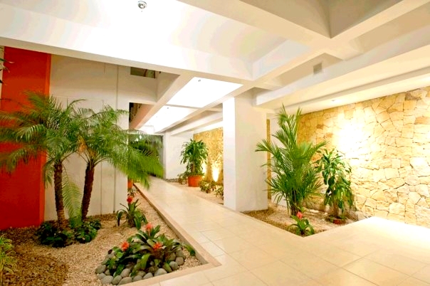 Penthouse de 225 m2 en Guachipelín Escazú con gran terraza y vistas