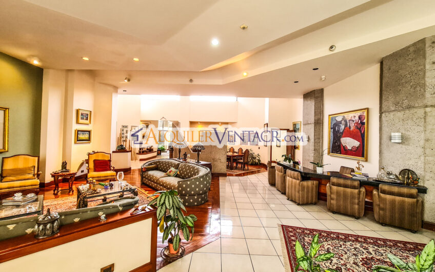 Casa de Un Nivel de 640 m2 y 625 m2 de lote Trejos Montealegre Escazú