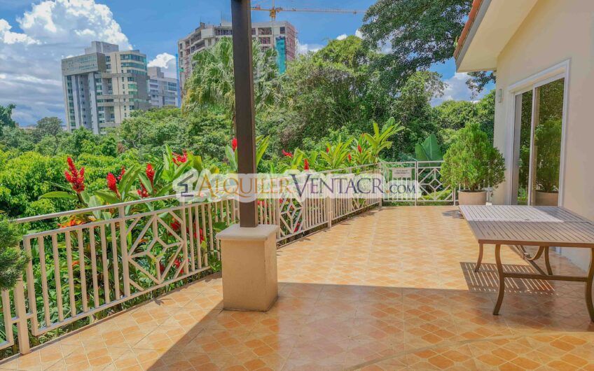 Apartamento amueblado de 3 habit. con terraza en San Rafael Escazú