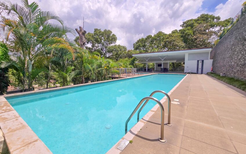 Jaboncillos Escazú! Condo con vista / jardín y línea blanca