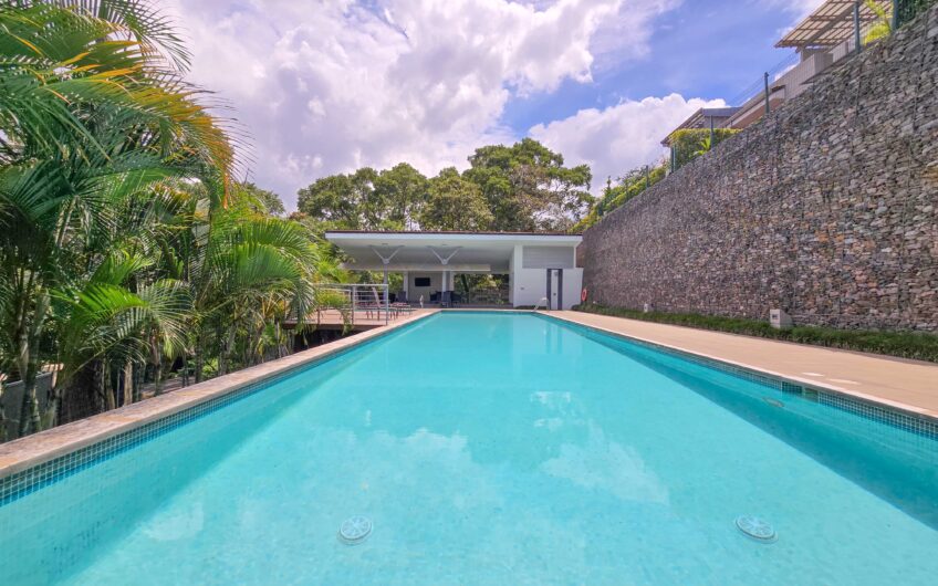 Jaboncillos Escazú! Condo con vista / jardín y línea blanca