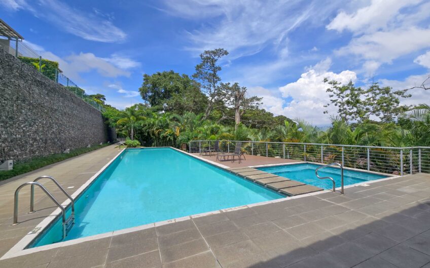 Jaboncillos Escazú! Condo con vista / jardín y línea blanca