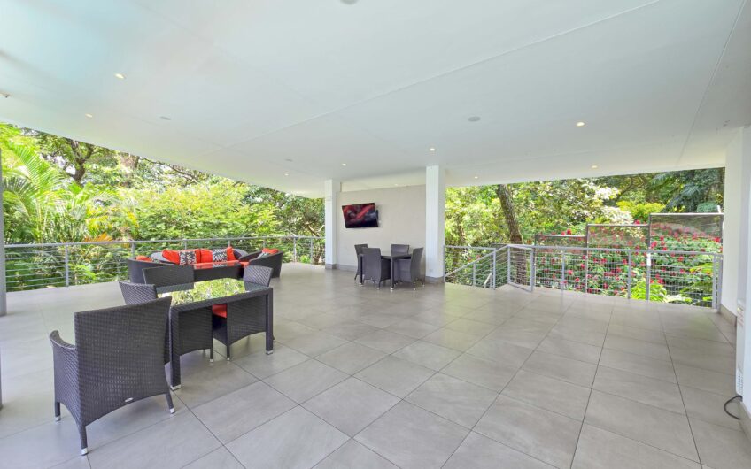 Jaboncillos Escazú! Condo con vista / jardín y línea blanca