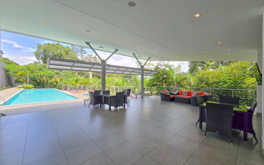 Jaboncillos Escazú! Condo con vista / jardín y línea blanca