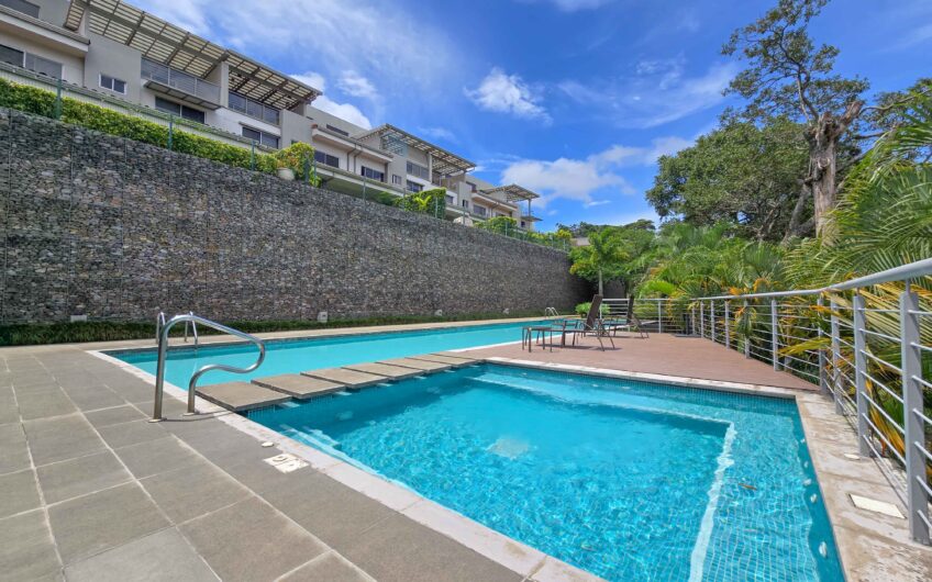Jaboncillos Escazú! Condo con vista / jardín y línea blanca