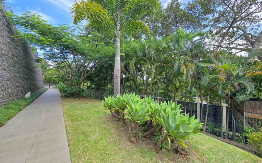 Jaboncillos Escazú! Condo con vista / jardín y línea blanca