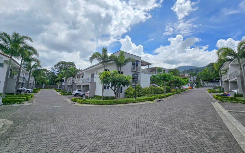 Jaboncillos Escazú! Condo con vista / jardín y línea blanca